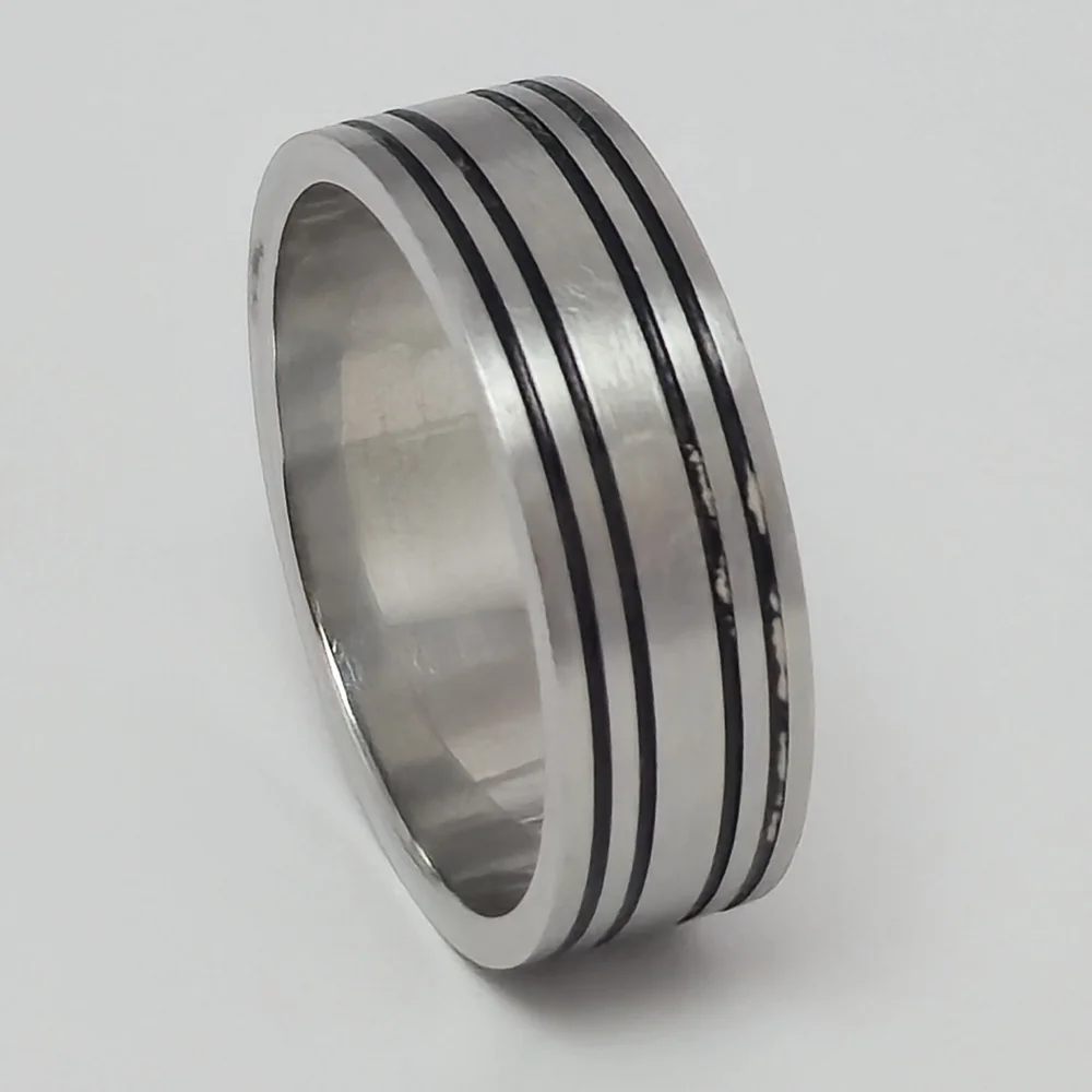 Size 13 Men's Silver Tone Ring with Black Accents